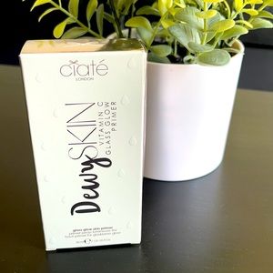 CIATE London Dewy Skin Vitamin C Glass Glow Primer